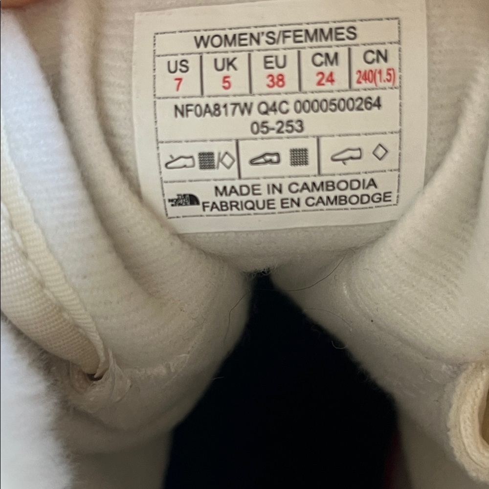 NWT North Face Thermoball Luxe Lace Up Boots - Picture 8 of 8